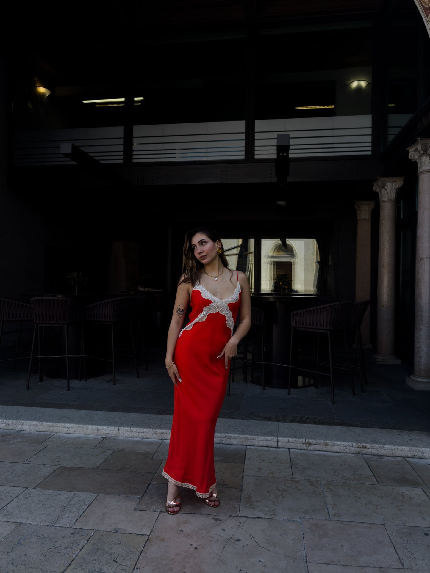 Abito con Intarsi in Pizzo – Rouge