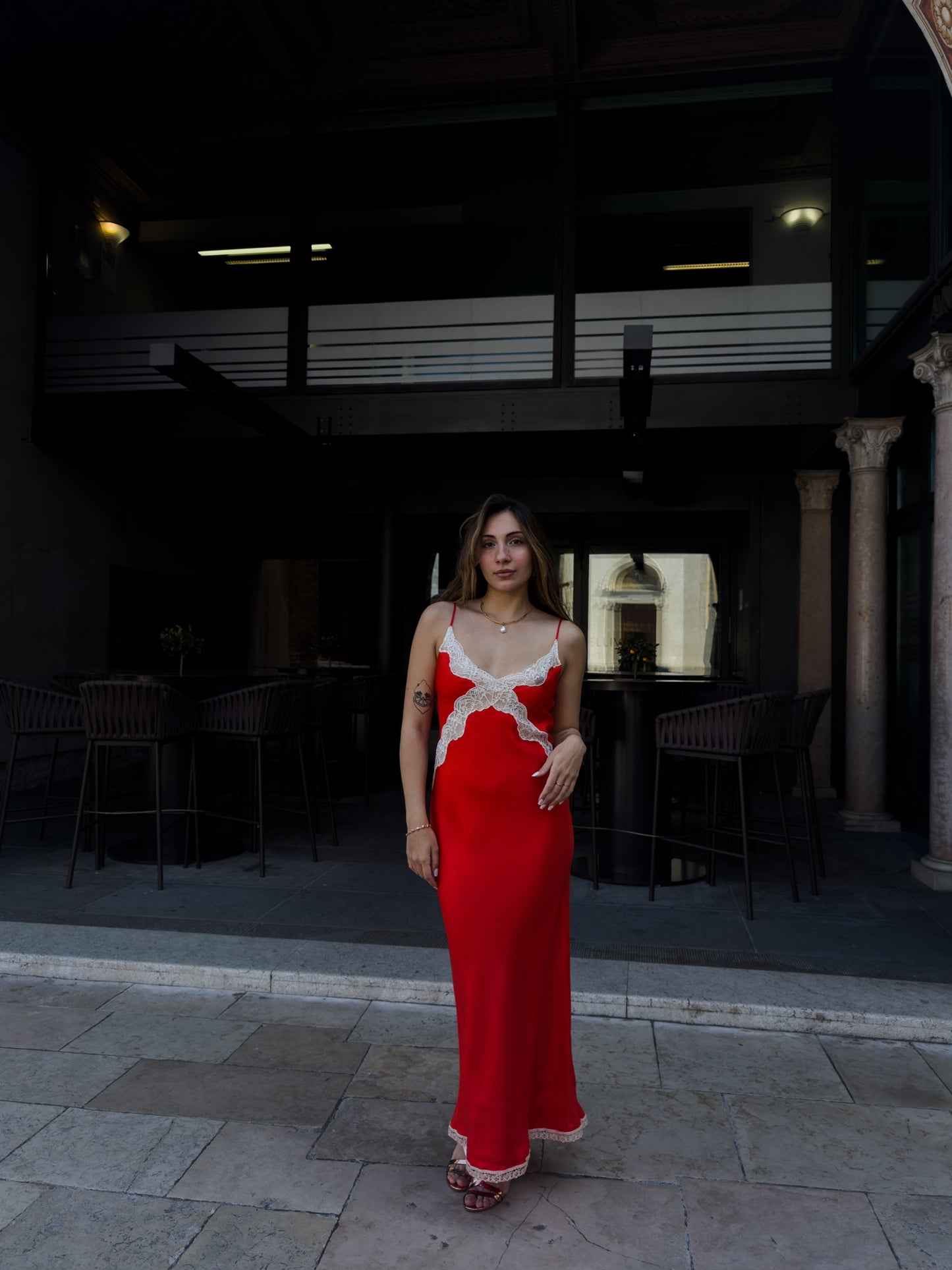 Abito con Intarsi in Pizzo – Rouge